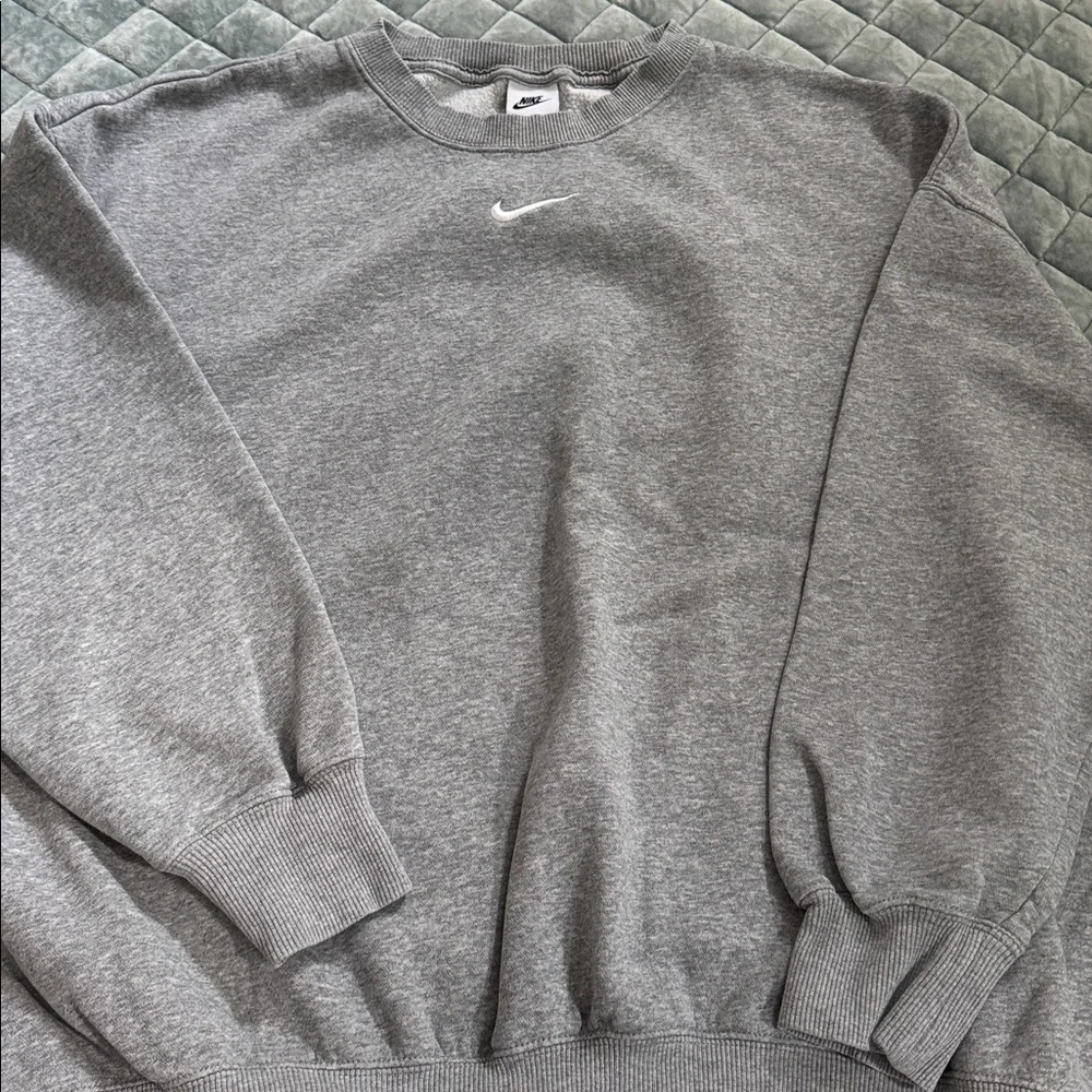 Nike Women's Heather Gray Crewneck Sweatshirt - Picture 2 of 2
